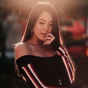 Of the shoulder crop top